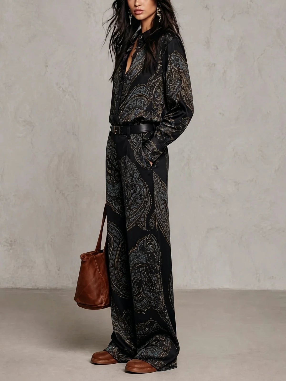 Alicce Completo di Camicia a Maniche Lunghe in Satin con Stampa Paisley
