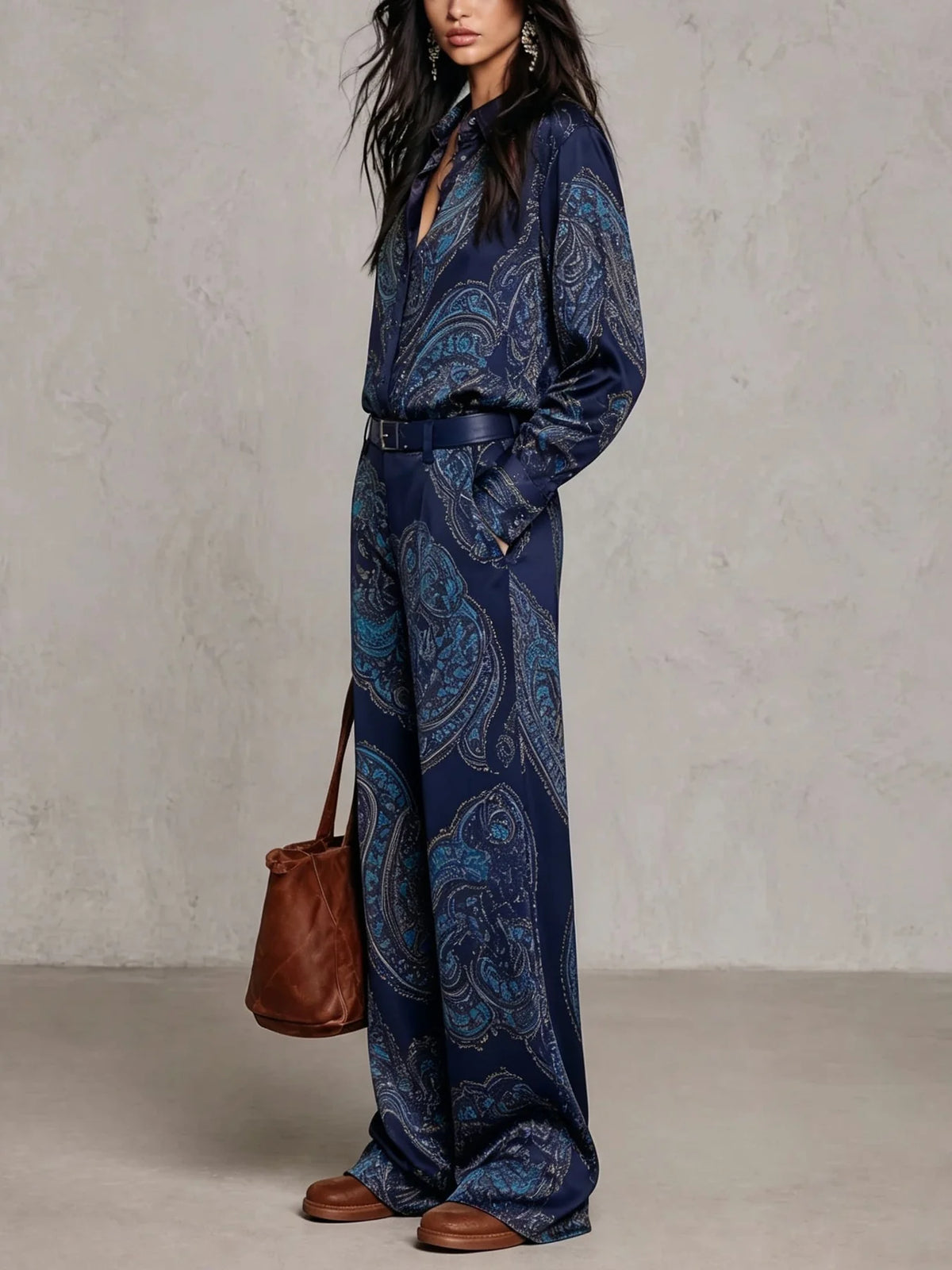 Alicce Completo di Camicia a Maniche Lunghe in Satin con Stampa Paisley