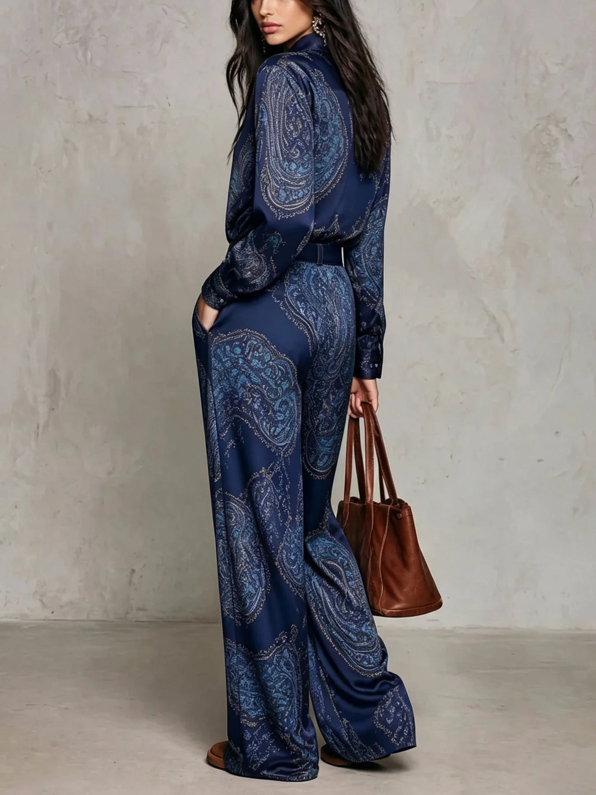 Alicce Completo di Camicia a Maniche Lunghe in Satin con Stampa Paisley