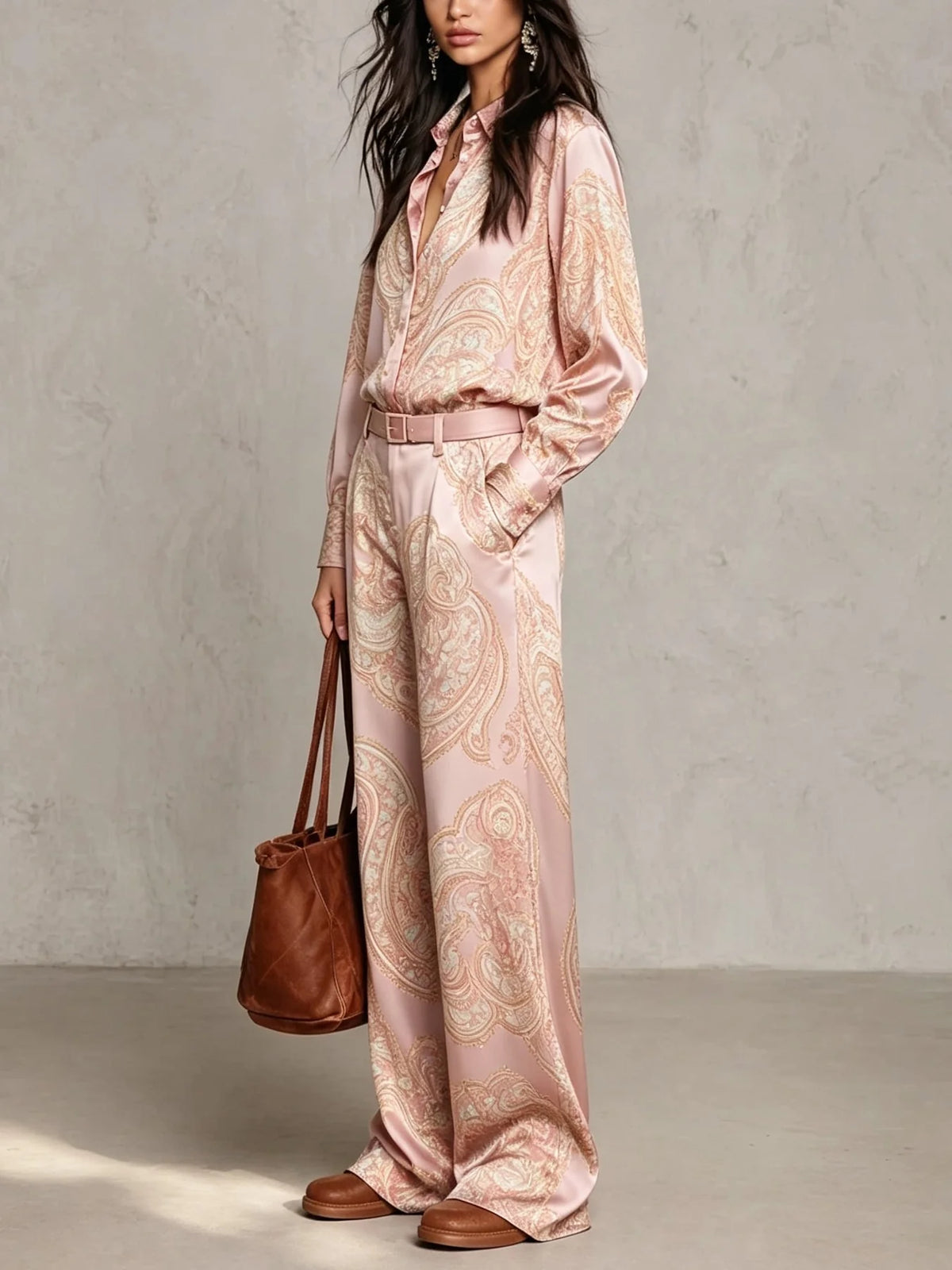 Alicce Completo di Camicia a Maniche Lunghe in Satin con Stampa Paisley